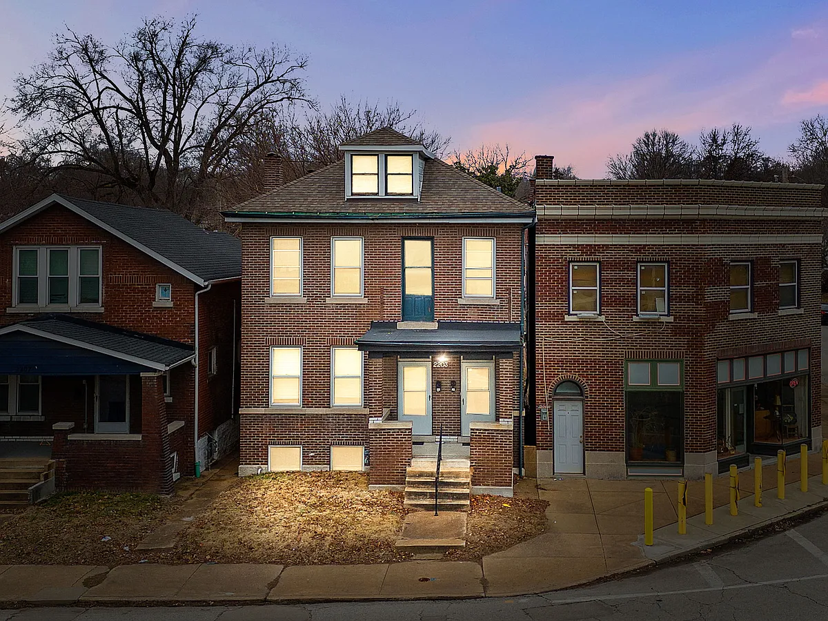 Building Photo - 2203 McCausland Ave #1F