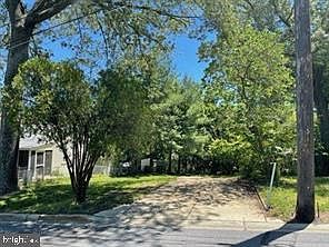 2nd image of 6505 Kansas Ln
