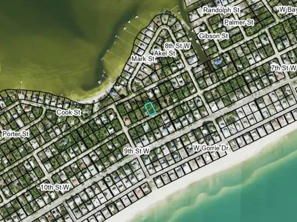 857 W Pine Ave, Eastpoint, FL 32328