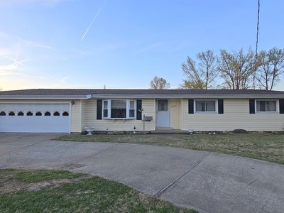 806 W Broadway Blvd, Johnston City, IL, 62951