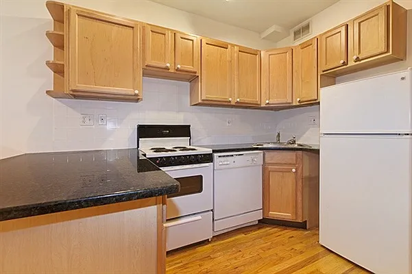 Rented by Citi Habitats | media 19