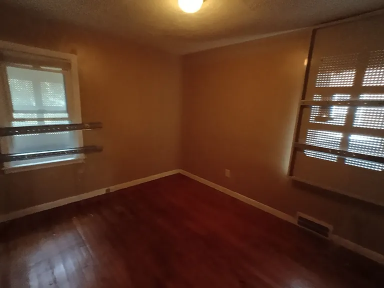 15421 Stout St — Photo 22