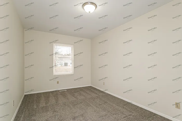 606 Alsmeyer Dr — Photo 10