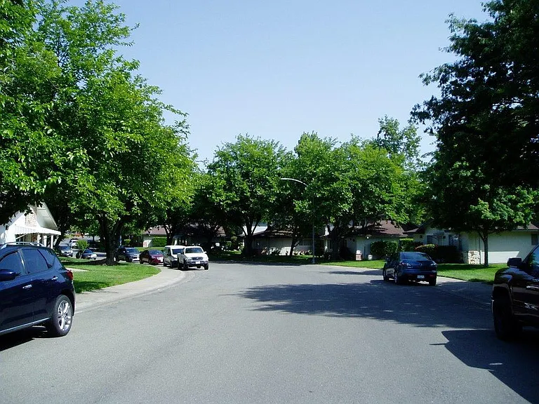 Breuner Drive - Roseville Greens
