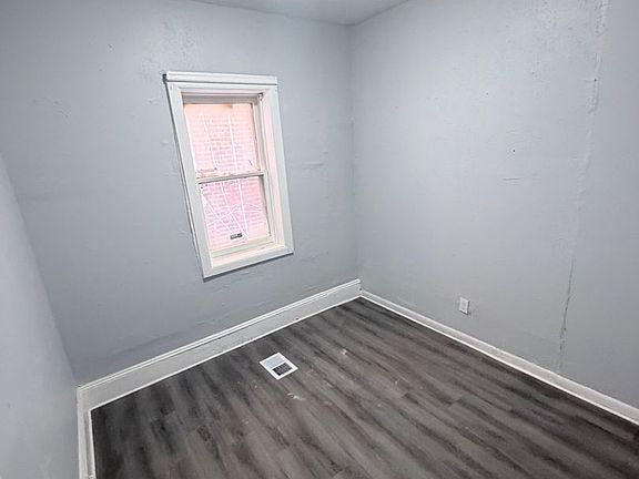 5th image of 10 Jarvis Pl #1
