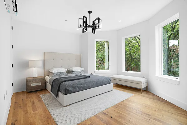 Sold by Christie's International Real Estate Group, LLC | media 9