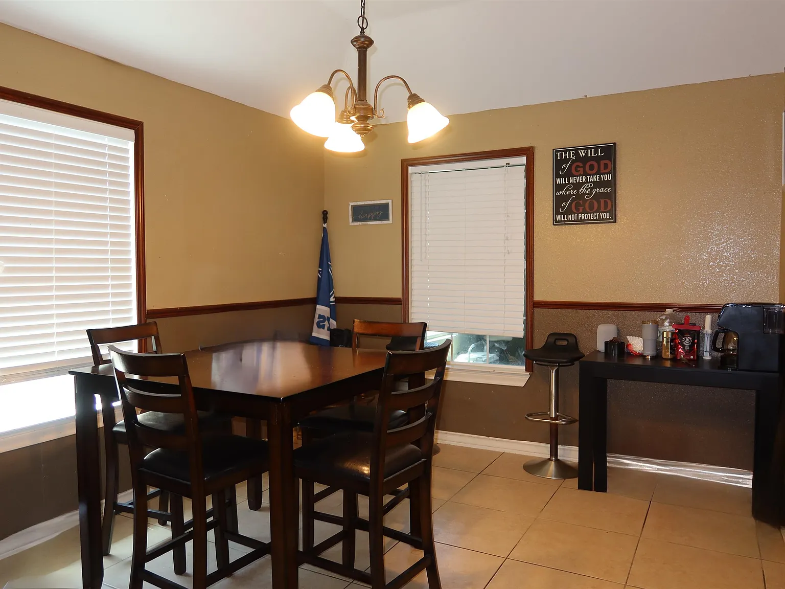 3 bed, 2.0 bath, 1399 sqft, $1,400 — Photo 4