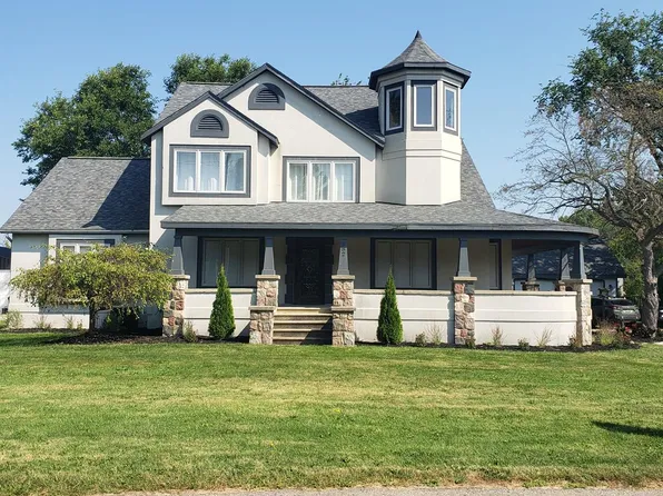 582 W Hamlin Rd, Rochester Hills, MI 48307