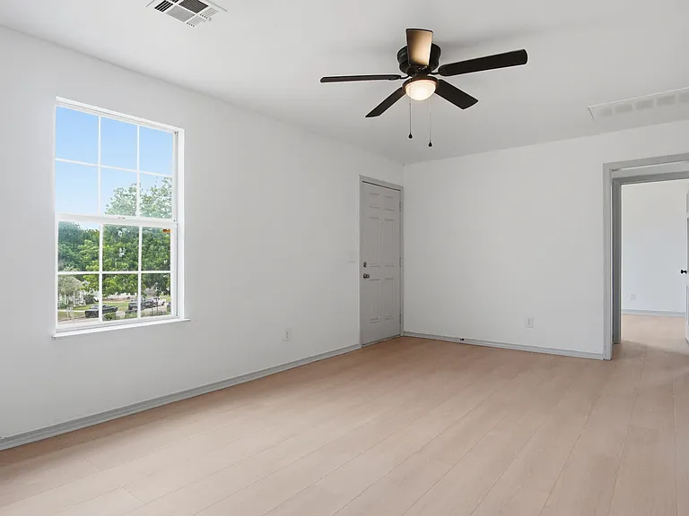 1305 Bellevidere Dr — Photo 5