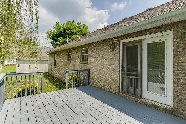 3 bed, 1419 sqft, $2,050 — Photo 3