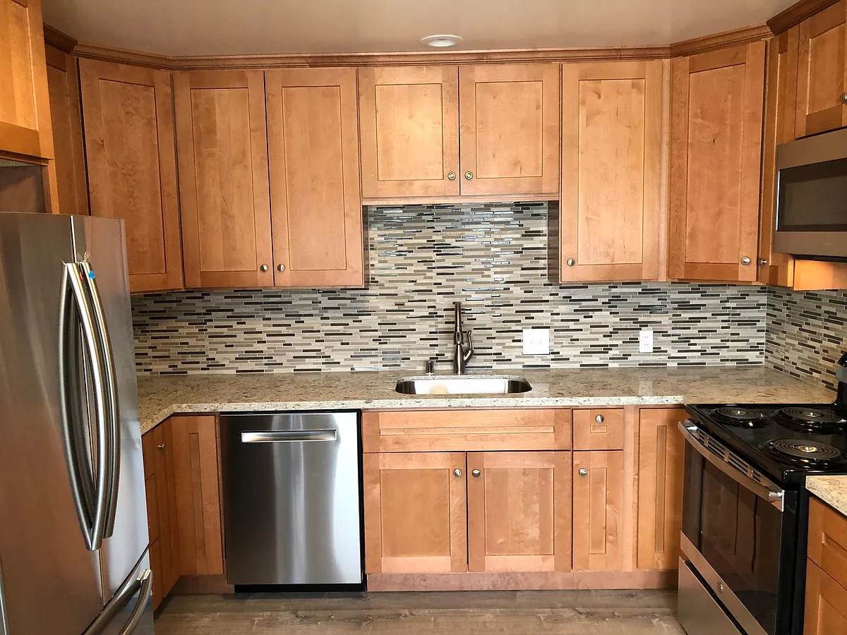 Building Photo - 1046 W Iowa Ave #2