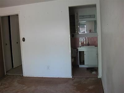 4th image of 5110 Glenmina Dr
