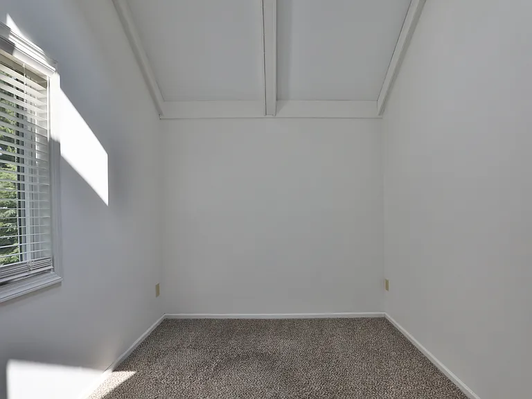 1086 Ravine Ridge Dr — Photo 46
