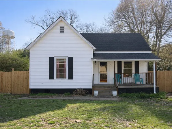 31 E Central Ave, Iva, SC 29655