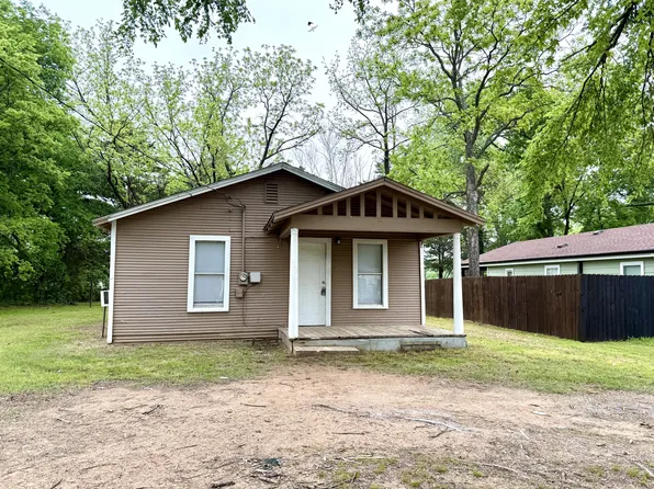 705 Parkway Rd, Tishomingo, OK 73460