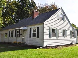 86 Meadowbrook Rd, Rochester, NY 14620