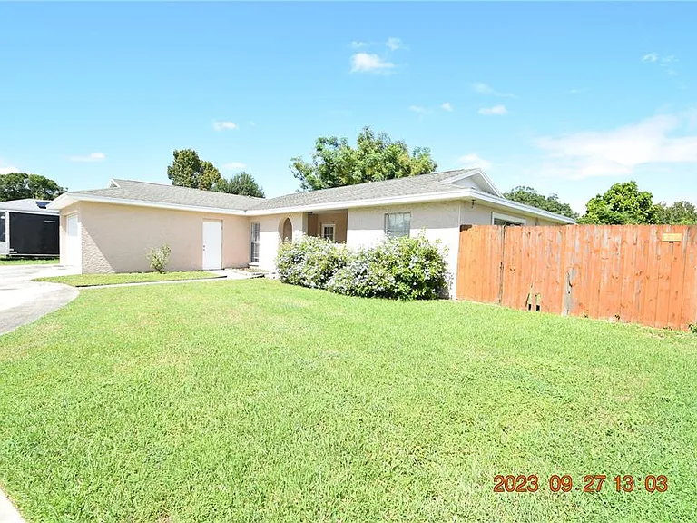 604 Southwood Cv — Photo 4