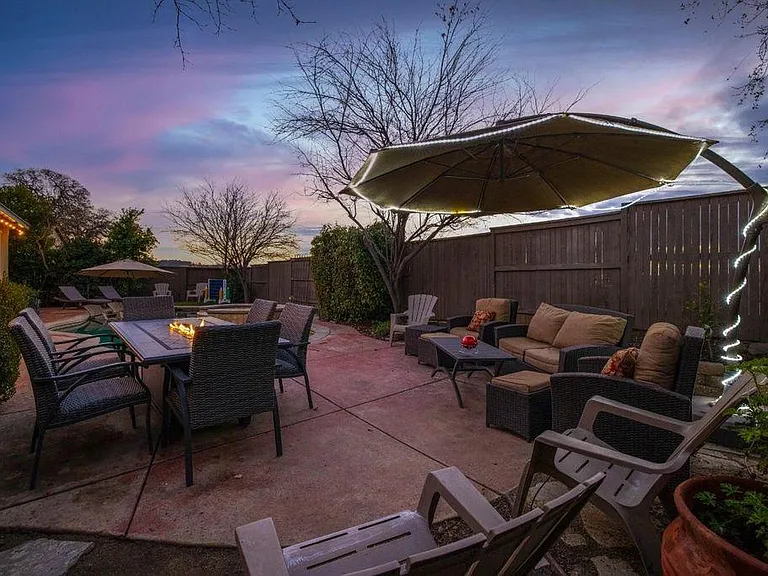 4930 Village Green Dr — Photo 64