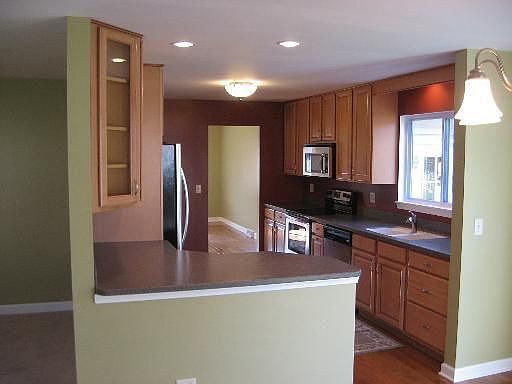 2nd image of 2712 Woodridge Dr