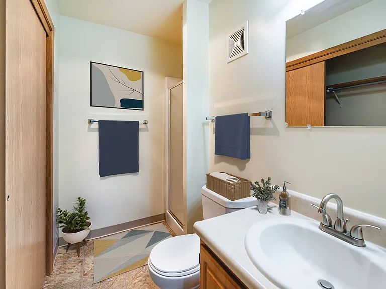Sun Prairie & Vista Court — Photo 12