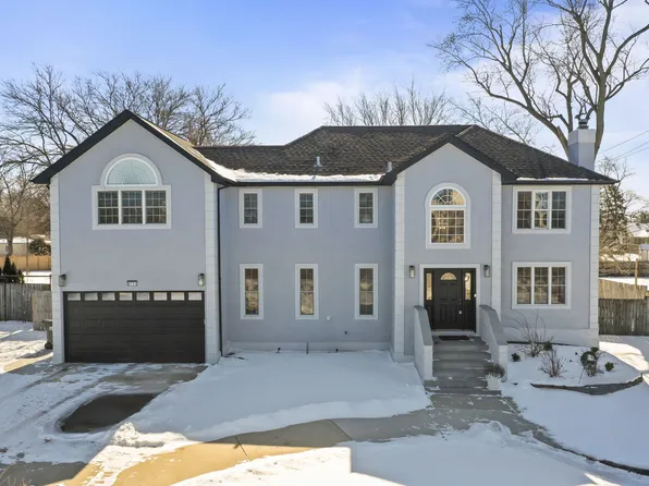 8731 Elm Dr, Des Plaines, IL 60016