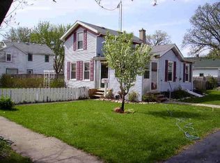 307 W 2nd St, Sandwich, IL 60548