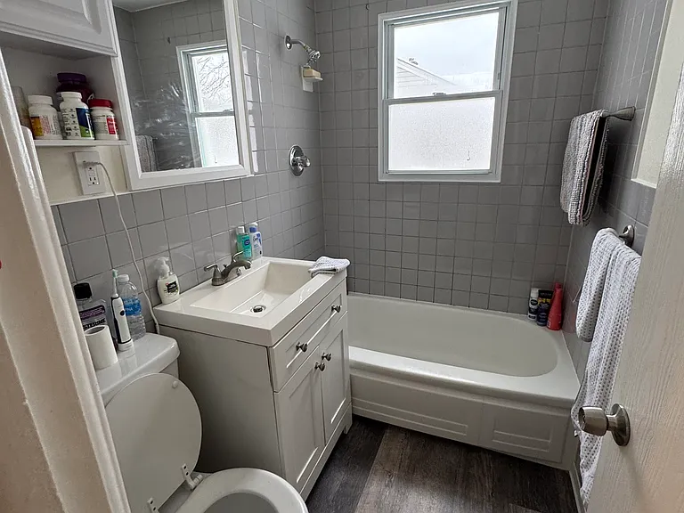 329 Oak St #1 — Photo 10