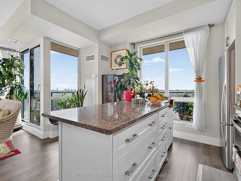 9090 Yonge St #1010 — Photo 27