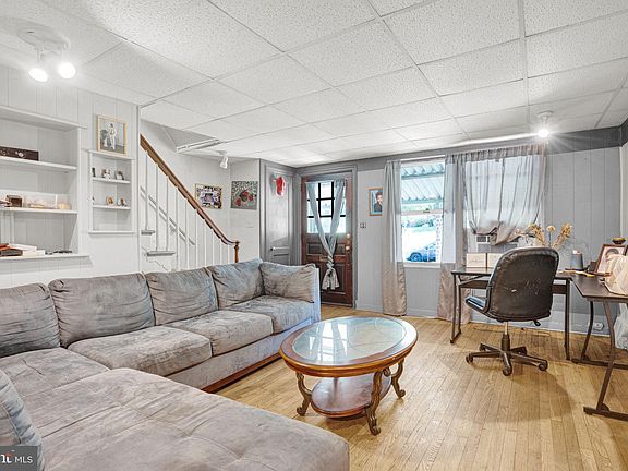 3rd image of 2424 Berryhill St
