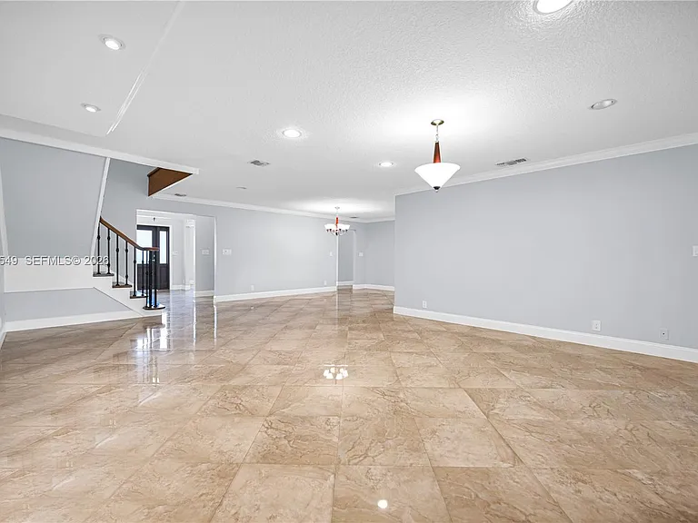 1067 SW 92nd Ave — Photo 8