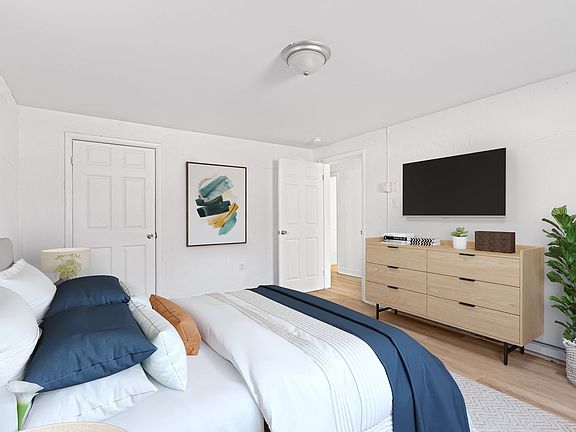 5th image of 4710 Greenwood Dr #6