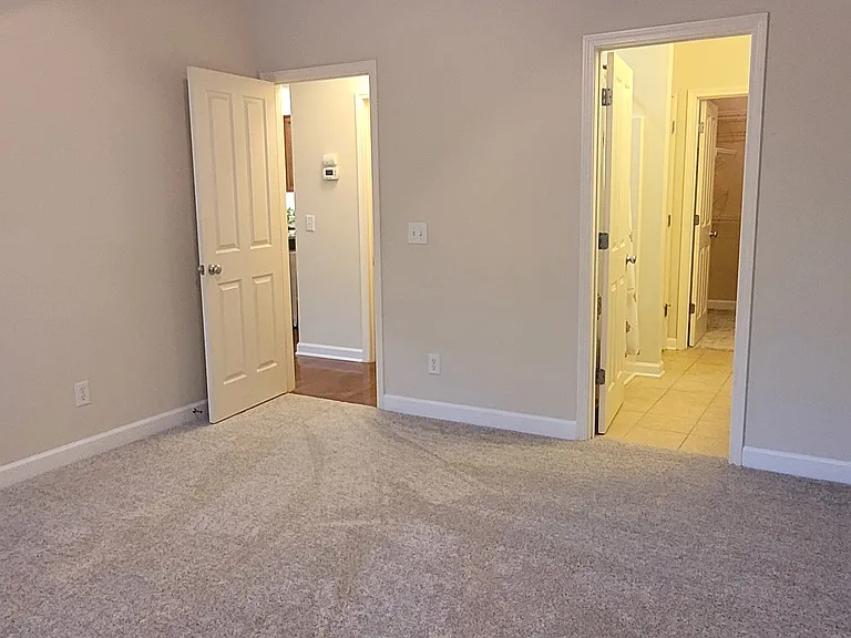 218 Windsor Chase Ct — Photo 16