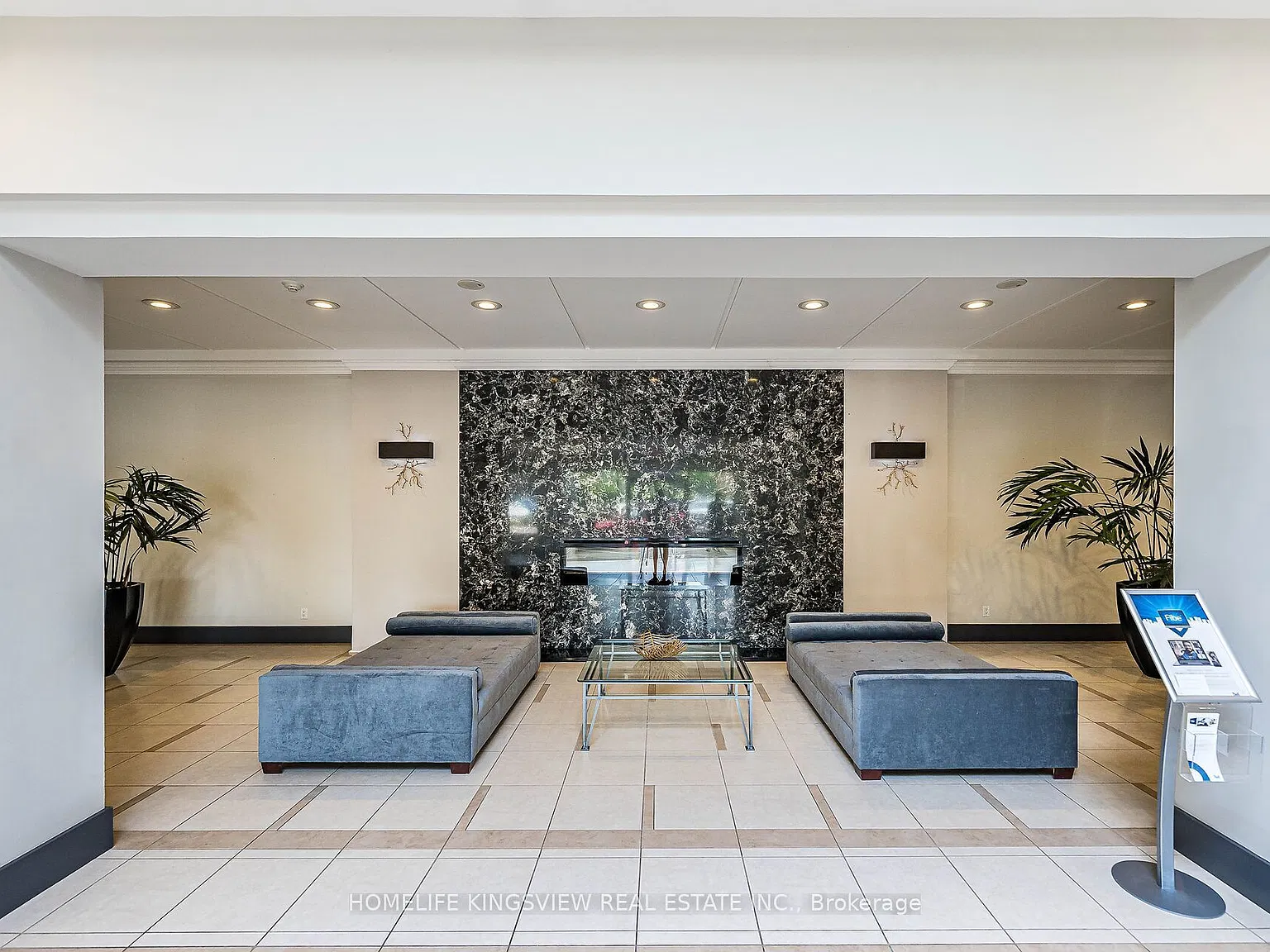 60 Disera Dr — Photo 2