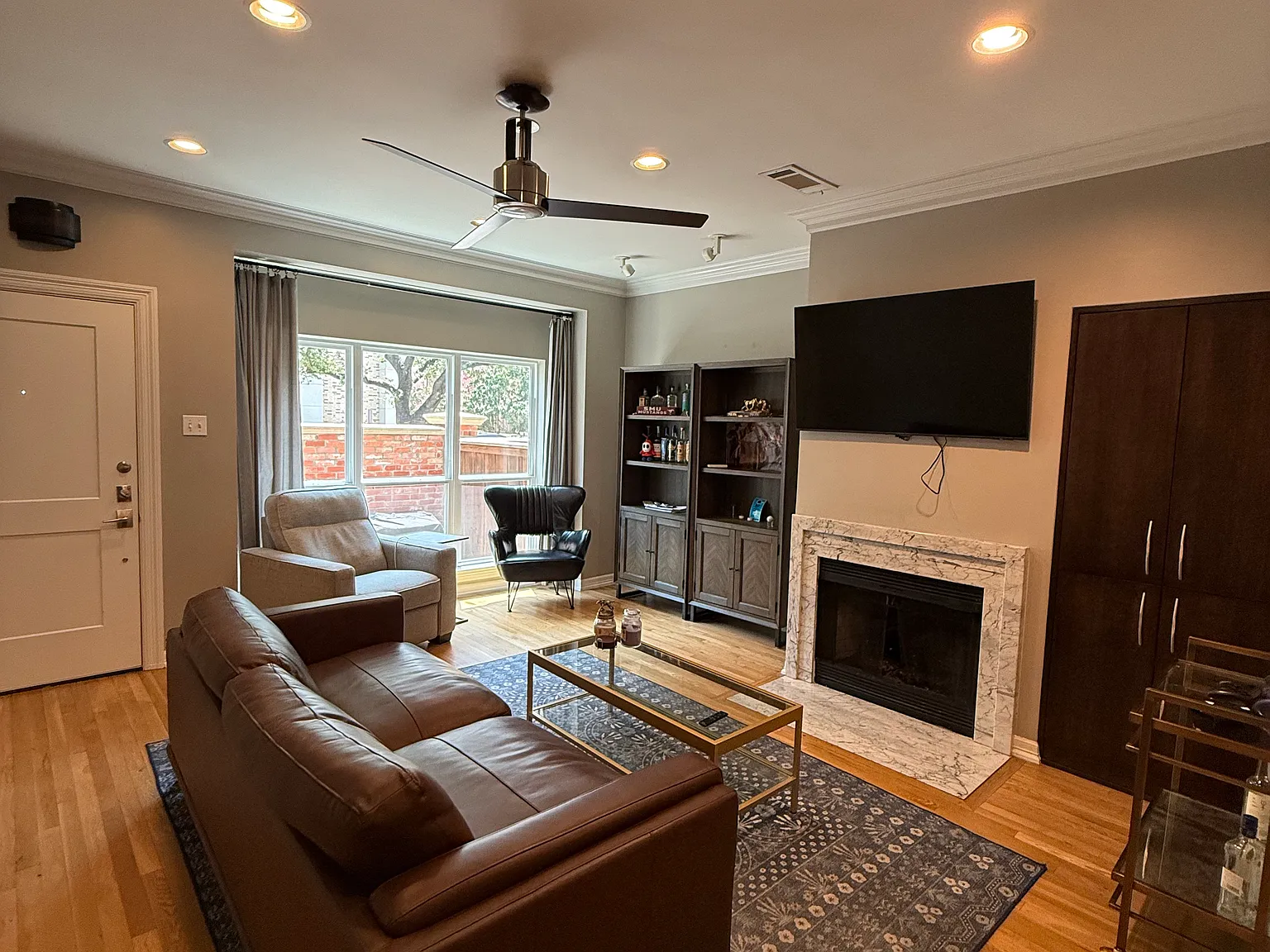 2 bed, 2.5 bath, 1356 sqft, $1,725 — Photo 3