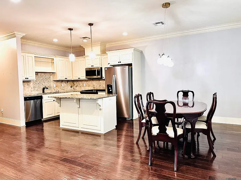 747 Portula Ave — Photo 4