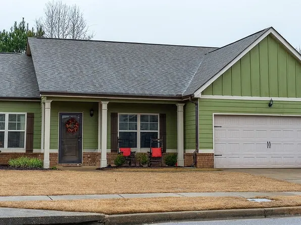 2712 Tara Ct, Opelika, AL 36804