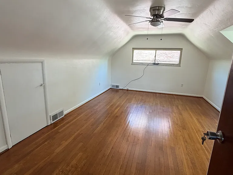 1214 Lakemont Dr — Photo 7