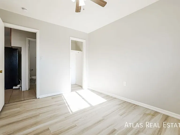 881 E Egbert St — Photo 21