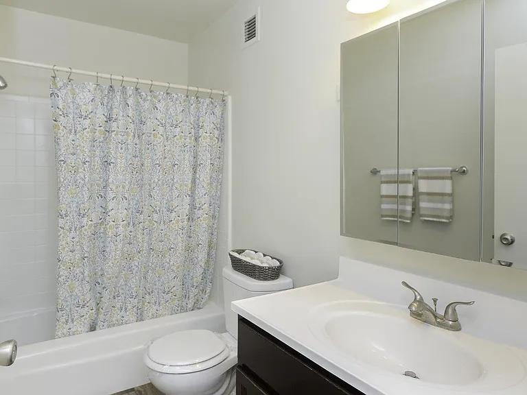 Colonials Apartment Homes — Photo 15