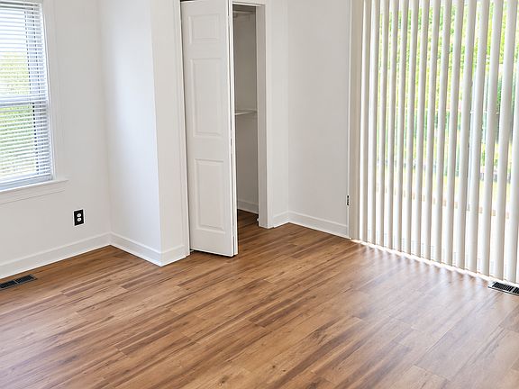 5th image of 35 Moss Ave