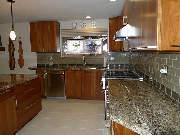 2nd image of 349 Westmoreland Dr