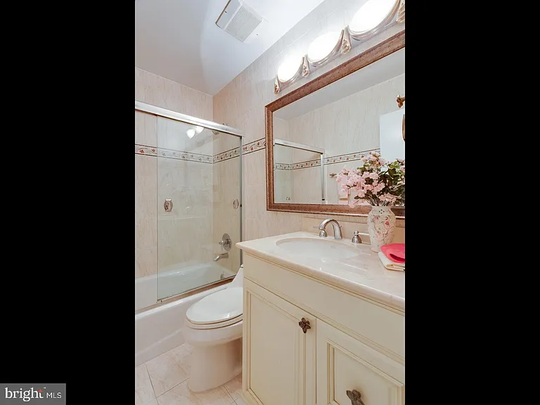 10522 Brevity Dr — Photo 15