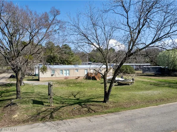 203 Blackwell St, Heavener, OK 74937