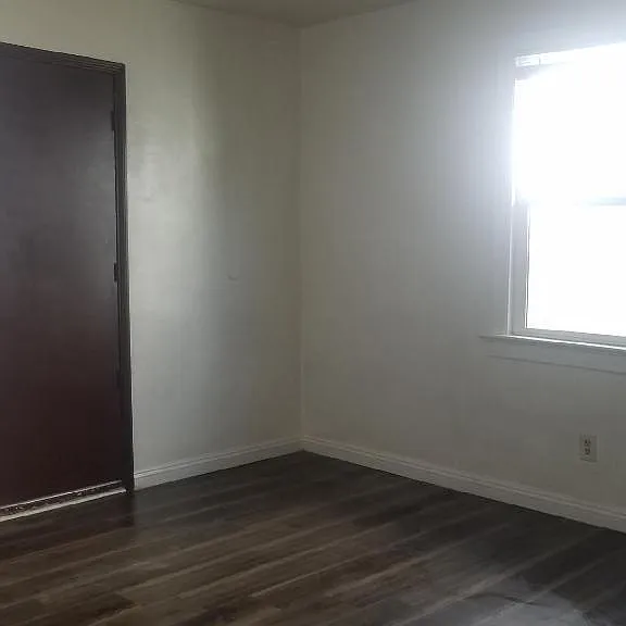 551 Weber St — Photo 6