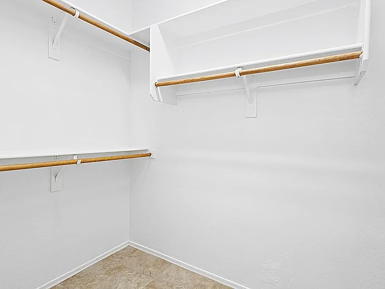 8012 S 70th Dr — Photo 17