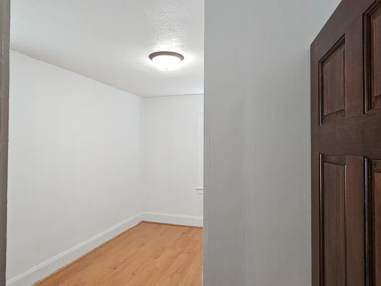 1123 Edmund Ave — Photo 26