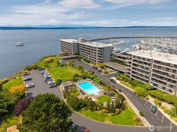 6533 Seaview Avenue NW #101A, Seattle, WA 98117