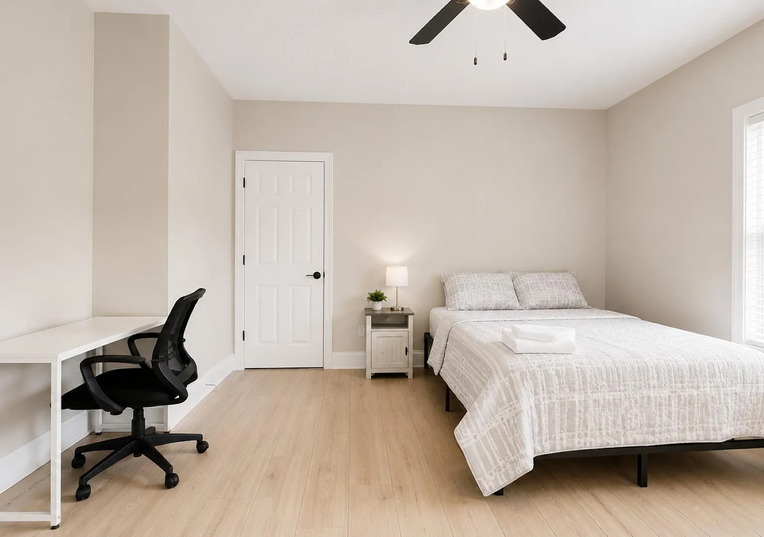 4 bed, 2.0 bath, 3535 sqft, $706 — Photo 1