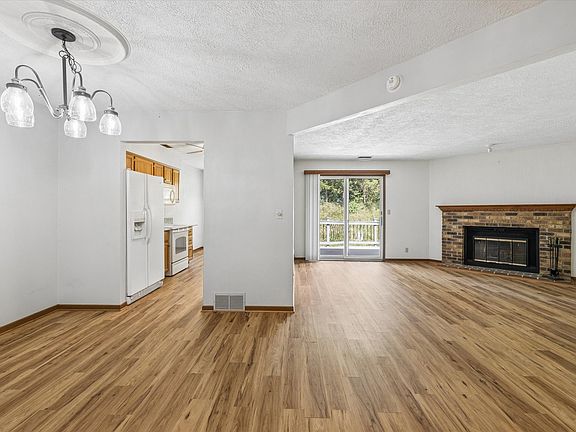 5th image of 814 13th Ave N Unit 6C