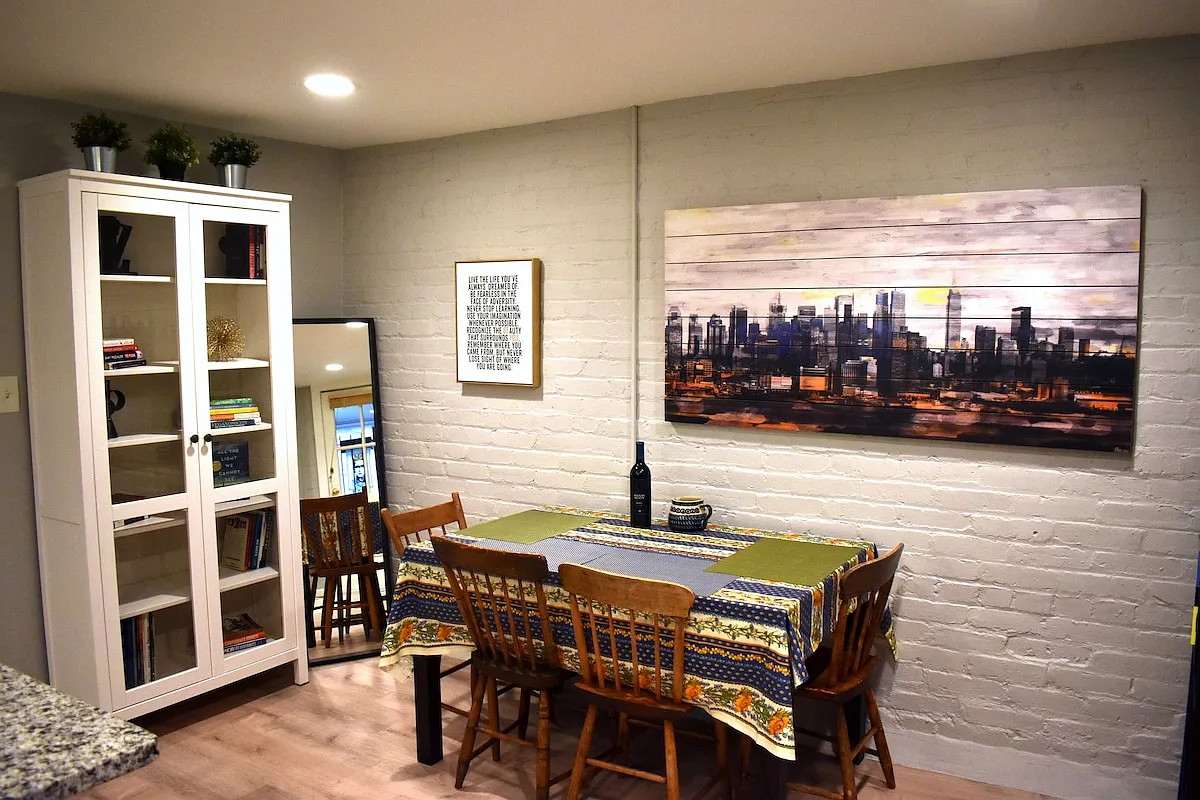 2 bed, 800 sqft, $4,500 — Photo 4